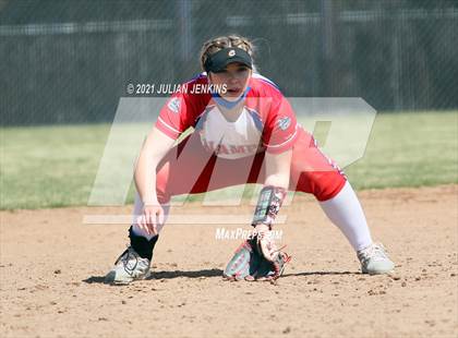 Thumbnail 3 in Canyon Ridge vs. Nampa photogallery.