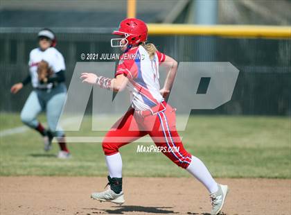 Thumbnail 2 in Canyon Ridge vs. Nampa photogallery.