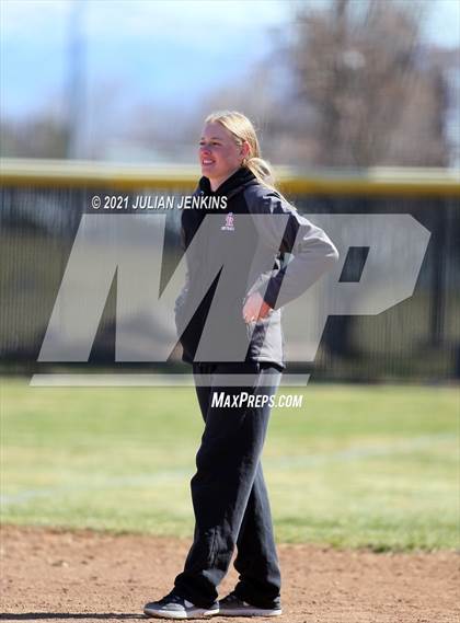 Thumbnail 2 in Canyon Ridge vs. Nampa photogallery.