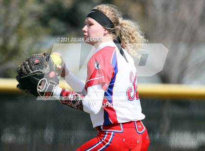 Thumbnail 2 in Canyon Ridge vs. Nampa photogallery.