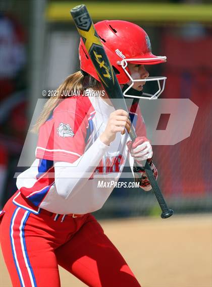 Thumbnail 2 in Canyon Ridge vs. Nampa photogallery.