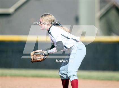 Thumbnail 2 in Canyon Ridge vs. Nampa photogallery.