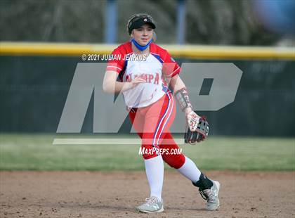 Thumbnail 3 in Canyon Ridge vs. Nampa photogallery.
