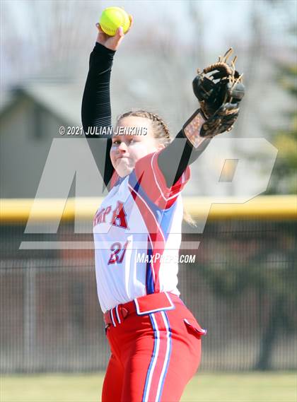 Thumbnail 3 in Canyon Ridge vs. Nampa photogallery.