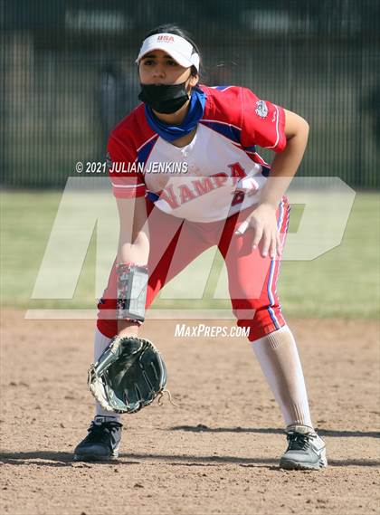 Thumbnail 2 in Canyon Ridge vs. Nampa photogallery.