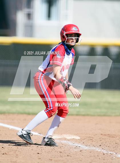 Thumbnail 1 in Canyon Ridge vs. Nampa photogallery.