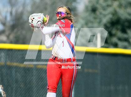 Thumbnail 2 in Canyon Ridge vs. Nampa photogallery.