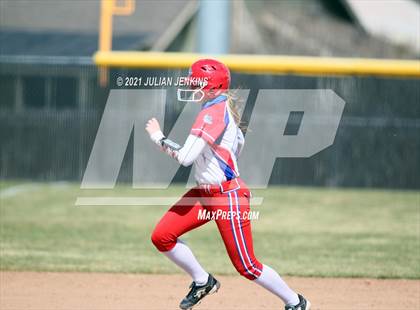 Thumbnail 3 in Canyon Ridge vs. Nampa photogallery.