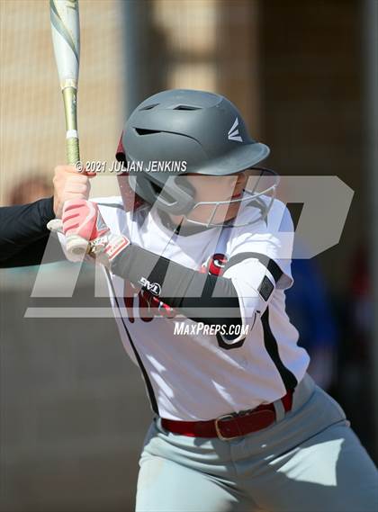 Thumbnail 1 in Canyon Ridge vs. Nampa photogallery.