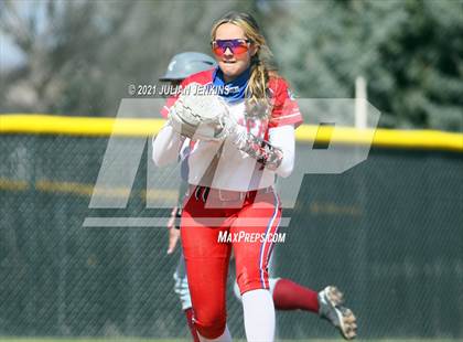 Thumbnail 2 in Canyon Ridge vs. Nampa photogallery.
