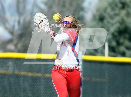 Thumbnail 3 in Canyon Ridge vs. Nampa photogallery.