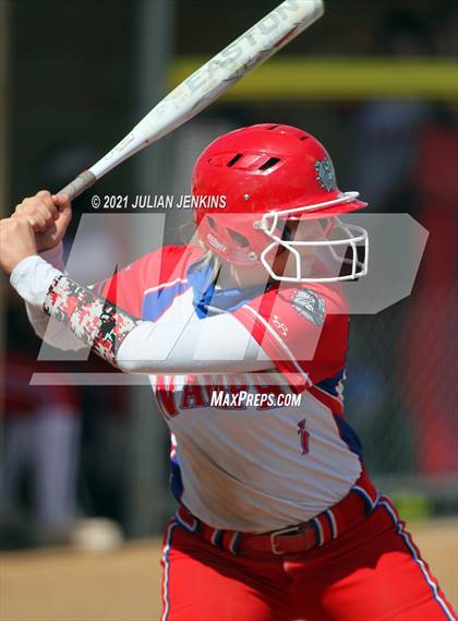 Thumbnail 2 in Canyon Ridge vs. Nampa photogallery.