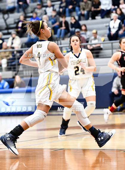 Thumbnail 3 in Stephenville vs. Mineral Wells (UIL 4A Bi-District Playoff) photogallery.