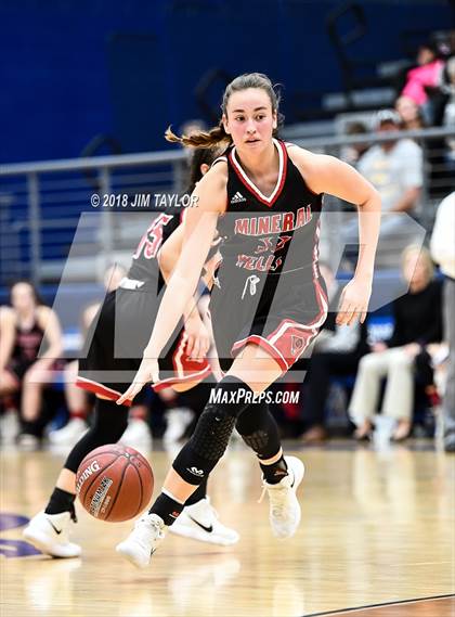 Thumbnail 2 in Stephenville vs. Mineral Wells (UIL 4A Bi-District Playoff) photogallery.