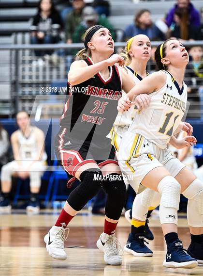 Thumbnail 2 in Stephenville vs. Mineral Wells (UIL 4A Bi-District Playoff) photogallery.