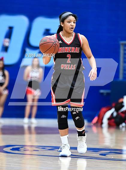 Thumbnail 1 in Stephenville vs. Mineral Wells (UIL 4A Bi-District Playoff) photogallery.