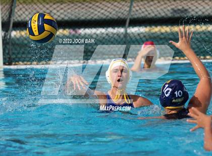Thumbnail 2 in Arroyo Grande vs Clovis (Saint Francis Invitational) photogallery.