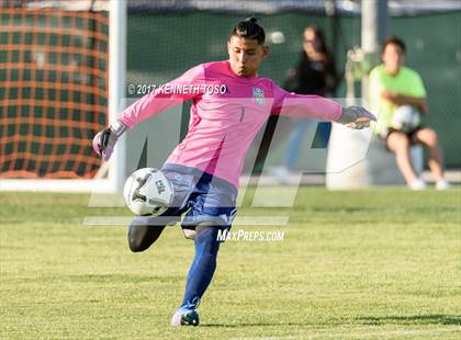 Thumbnail 2 in Clark vs. Edinburg North (UIL 6A Regional Semifinal) photogallery.