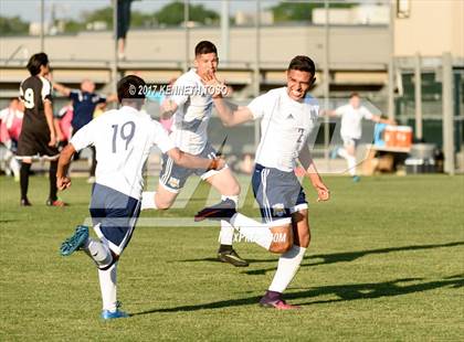 Thumbnail 2 in Clark vs. Edinburg North (UIL 6A Regional Semifinal) photogallery.