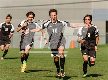 Thumbnail 3 in Clark vs. Edinburg North (UIL 6A Regional Semifinal) photogallery.