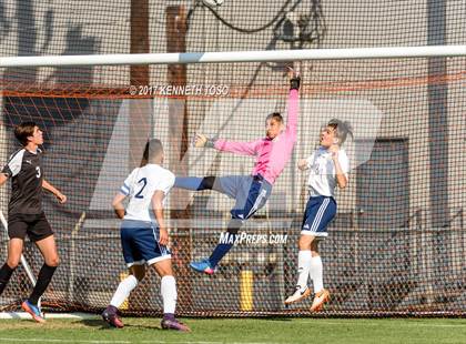 Thumbnail 3 in Clark vs. Edinburg North (UIL 6A Regional Semifinal) photogallery.