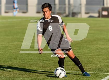 Thumbnail 2 in Clark vs. Edinburg North (UIL 6A Regional Semifinal) photogallery.