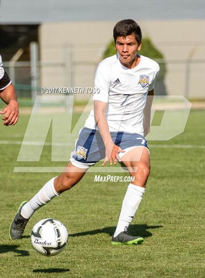 Thumbnail 1 in Clark vs. Edinburg North (UIL 6A Regional Semifinal) photogallery.