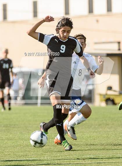 Thumbnail 3 in Clark vs. Edinburg North (UIL 6A Regional Semifinal) photogallery.
