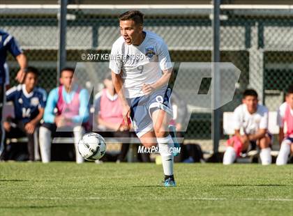 Thumbnail 3 in Clark vs. Edinburg North (UIL 6A Regional Semifinal) photogallery.