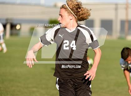 Thumbnail 3 in Clark vs. Edinburg North (UIL 6A Regional Semifinal) photogallery.