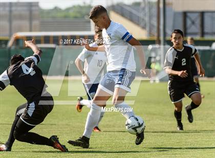 Thumbnail 1 in Clark vs. Edinburg North (UIL 6A Regional Semifinal) photogallery.