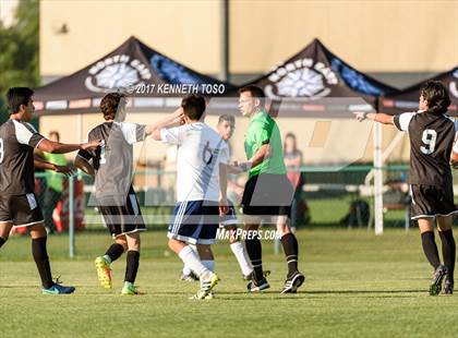 Thumbnail 2 in Clark vs. Edinburg North (UIL 6A Regional Semifinal) photogallery.