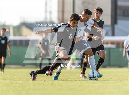 Thumbnail 2 in Clark vs. Edinburg North (UIL 6A Regional Semifinal) photogallery.
