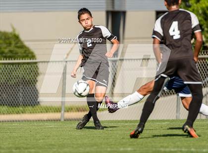 Thumbnail 3 in Clark vs. Edinburg North (UIL 6A Regional Semifinal) photogallery.