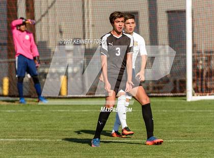 Thumbnail 3 in Clark vs. Edinburg North (UIL 6A Regional Semifinal) photogallery.