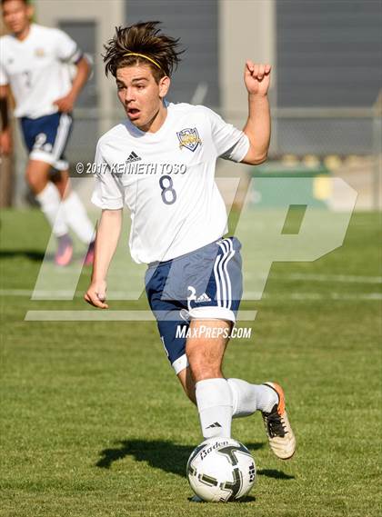 Thumbnail 3 in Clark vs. Edinburg North (UIL 6A Regional Semifinal) photogallery.