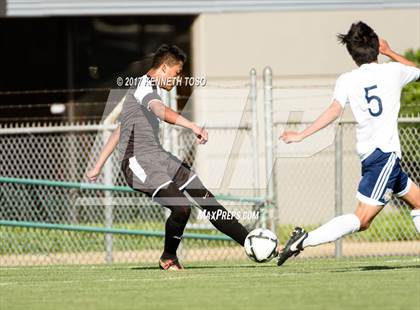 Thumbnail 1 in Clark vs. Edinburg North (UIL 6A Regional Semifinal) photogallery.