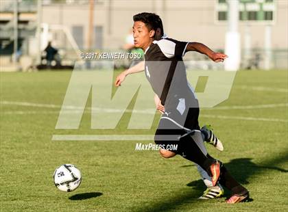 Thumbnail 3 in Clark vs. Edinburg North (UIL 6A Regional Semifinal) photogallery.