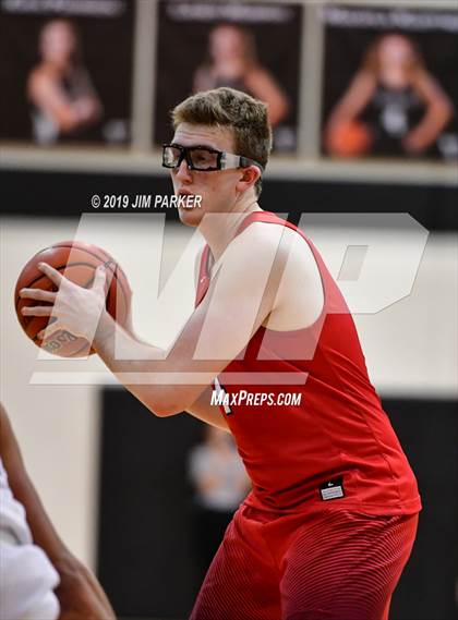 Thumbnail 1 in Leander @ Vandegrift photogallery.