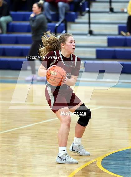 Thumbnail 3 in Ellwood City vs. Beaver photogallery.