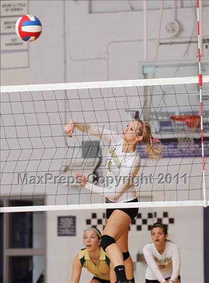 Thumbnail 1 in Red Bluff @ Shasta (CIF NS D1 Playoffs) photogallery.