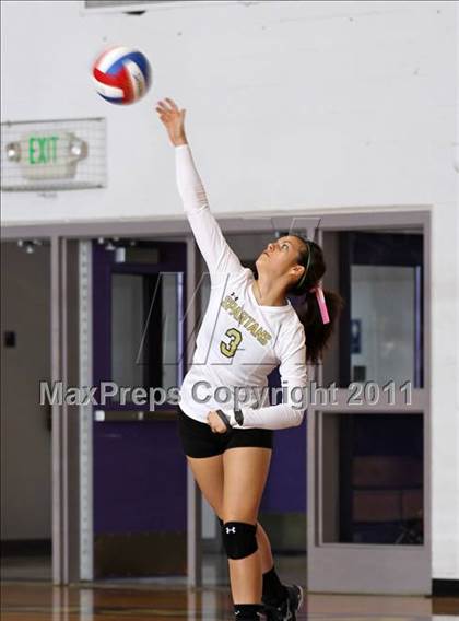 Thumbnail 3 in Red Bluff @ Shasta (CIF NS D1 Playoffs) photogallery.
