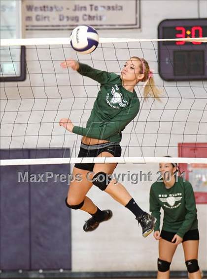 Thumbnail 3 in Red Bluff @ Shasta (CIF NS D1 Playoffs) photogallery.