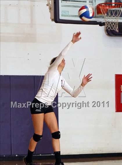 Thumbnail 3 in Red Bluff @ Shasta (CIF NS D1 Playoffs) photogallery.