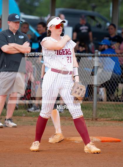 Thumbnail 1 in Gibbs vs. Hartselle photogallery.