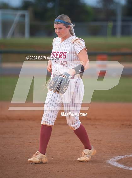 Thumbnail 3 in Gibbs vs. Hartselle photogallery.