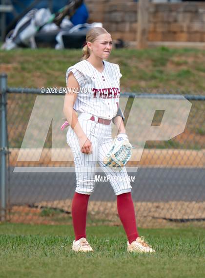 Thumbnail 2 in Gibbs vs. Hartselle photogallery.