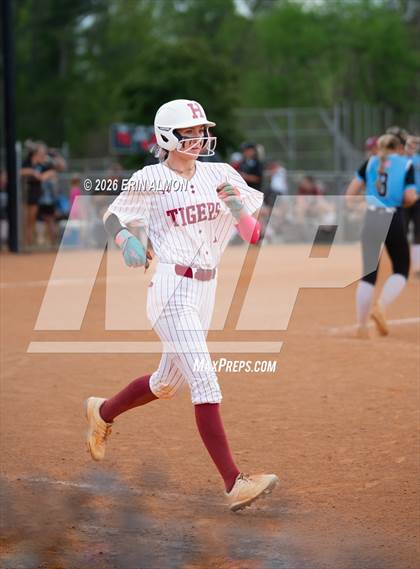 Thumbnail 3 in Gibbs vs. Hartselle photogallery.