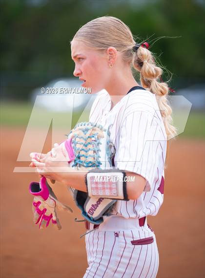 Thumbnail 1 in Gibbs vs. Hartselle photogallery.