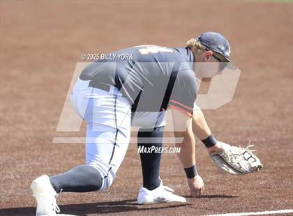 Thumbnail 2 in Grand Saline vs Athens photogallery.